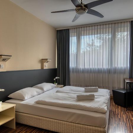 City Budget Hotel Будапеща Екстериор снимка
