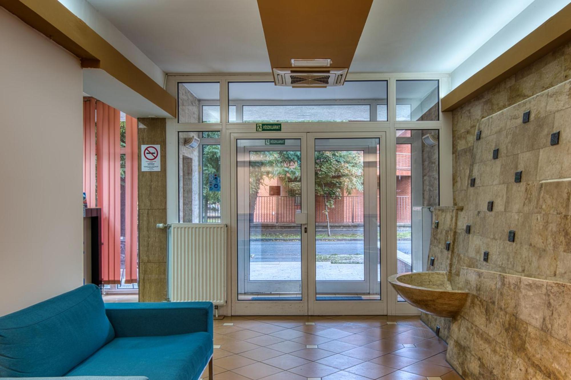 City Budget Hotel Будапеща Екстериор снимка