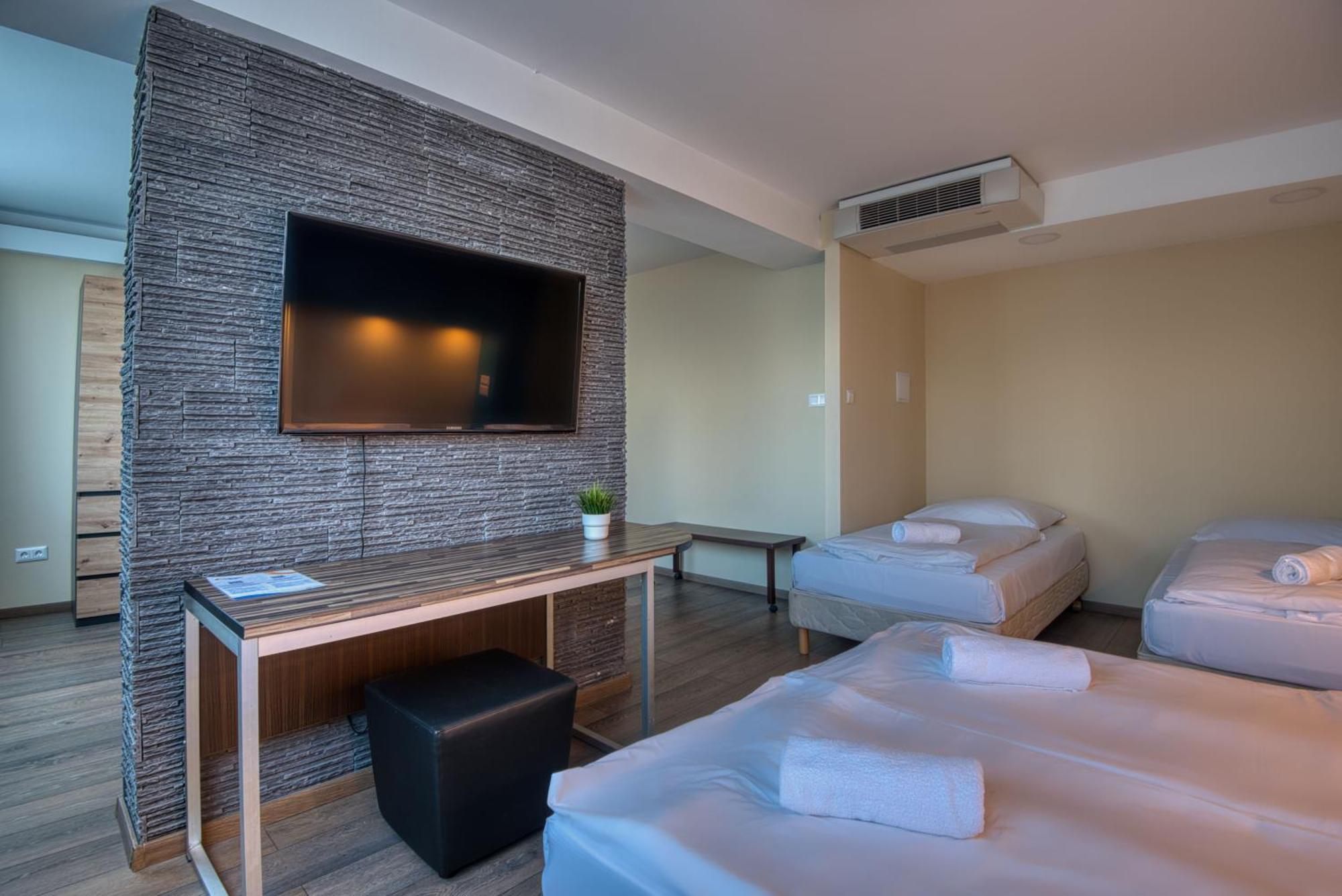 City Budget Hotel Будапеща Екстериор снимка